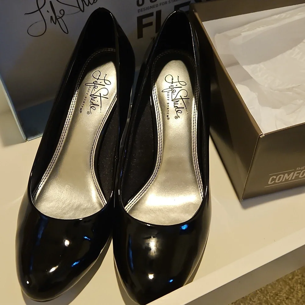 Life Stride Women's Black Heels - Picture 3 of 5
